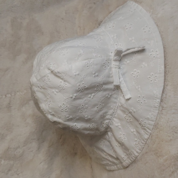 NWT Baby Gap Eyelet Bucket Hat - Picture 1 of 4
